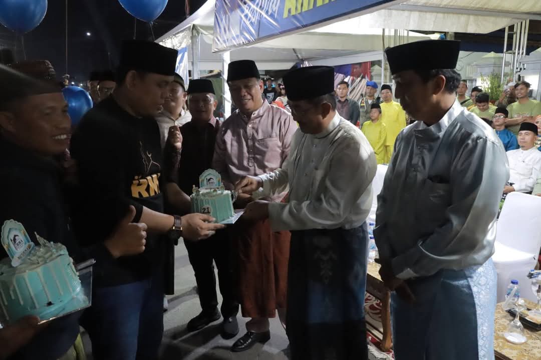Bupati Tanjab Barat Resmikan Festival Arakan Sahur 2025 untuk Pacu Ekonomi dan Wisata Religi