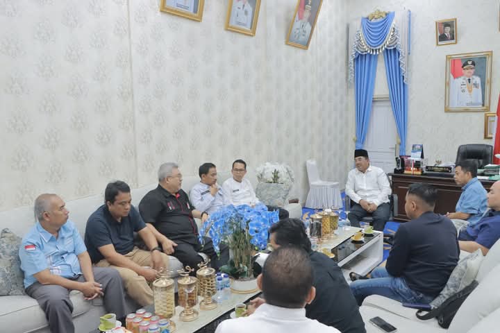 Kembangkan Energi Hijau dari Sampah dan Matahari, Bupati Tanjabbar Audensi Bersama Calon Investor