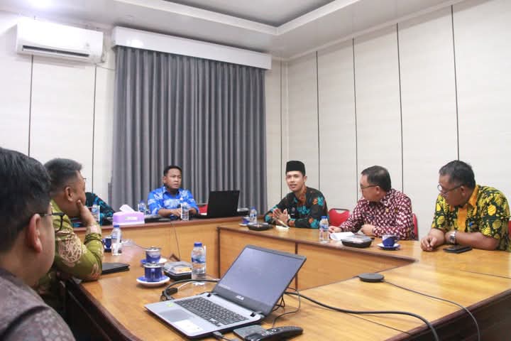 Sekda Tanjab Barat Ikuti Zoom Meeting Bersama Sekjen Kemendagri