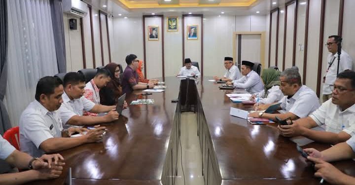 Bupati Sambut Kunjungan Fakultas Ilmu Kesehatan Universitas Ibnu Sina Bahas Kerja Sama Pengembangan SDM