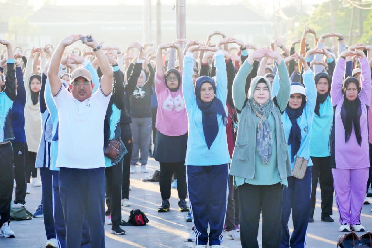 Pemkab Tanjabbar Gelar Senam Sehat dan Nobar Piala Dunia 2026 di Alun-alun Kota Kuala Tungkal